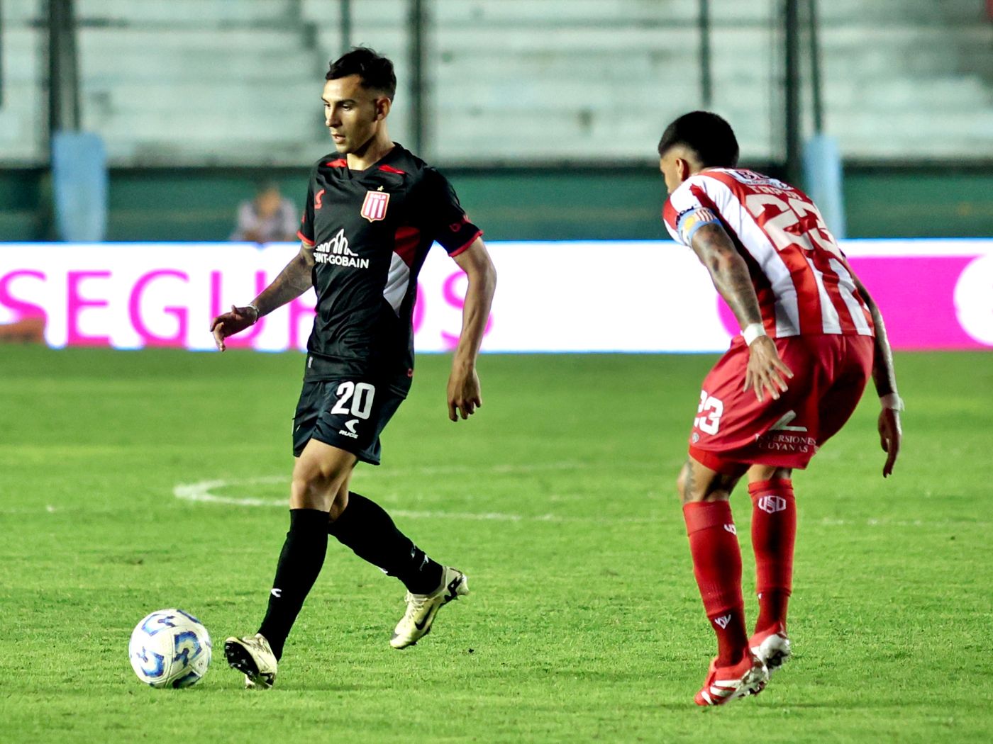 Estudiantes vs. Barracas Eric Meza.jpg