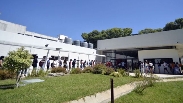 el comedor de la unlp sera convertido en una posta de vacunacion contra el coronavirus