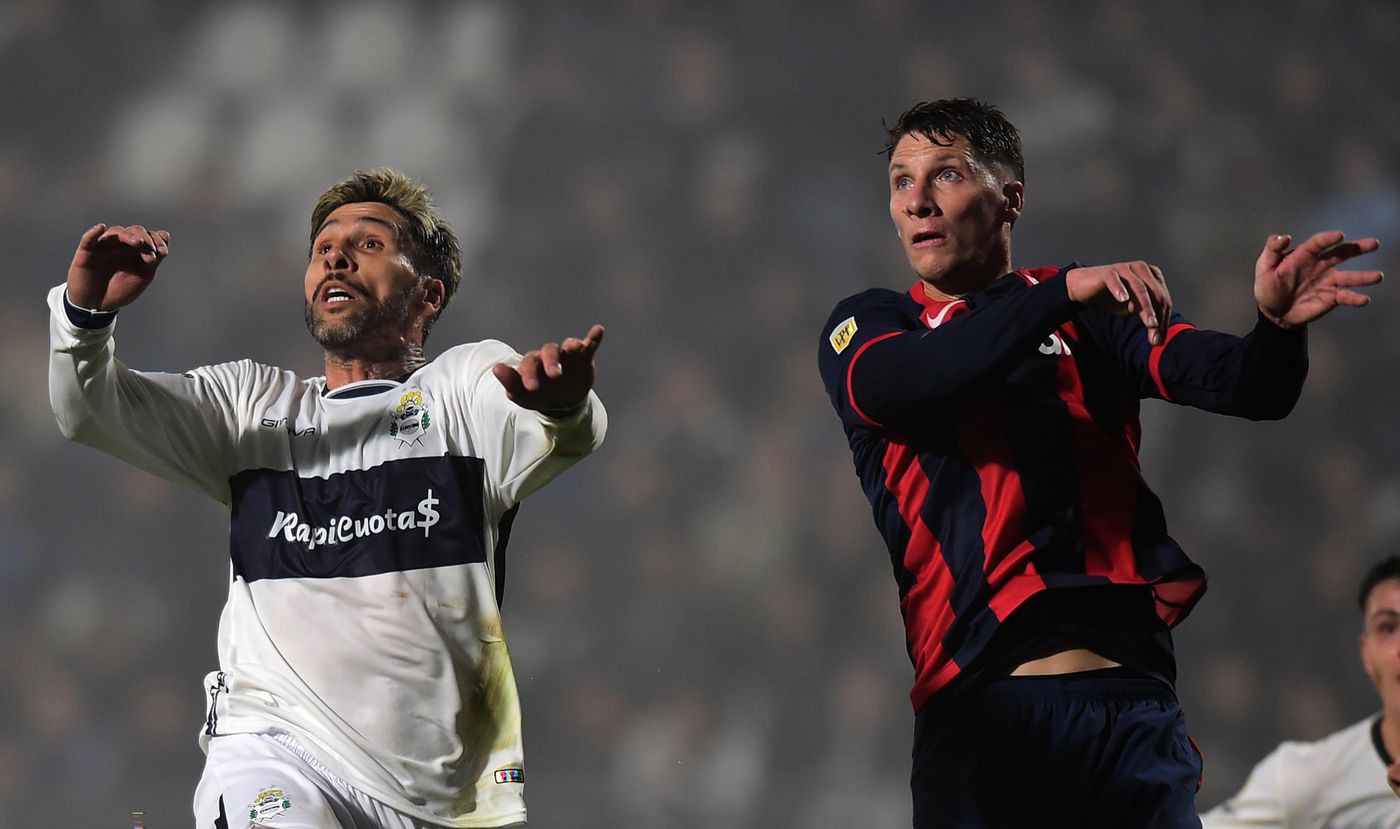 Gimnasia no pudo ante San Lorenzo en el Estadio del Bosque.