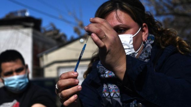 la mitad de todos los vacunados en la provincia ya tienen dos dosis contra el covid-19