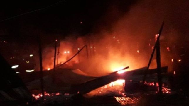 incendio y tension en melchor romero a metros de donde mataron a golpes a un hombre