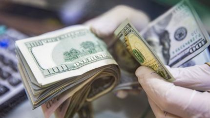El dólar blue tuvo un nuevo salto en el cierre de la semana y alcanzó los $529