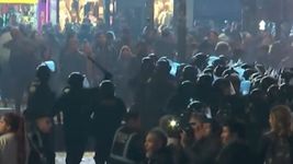 incidentes y corridas frente al obelisco durante el banderazo por el indio solari