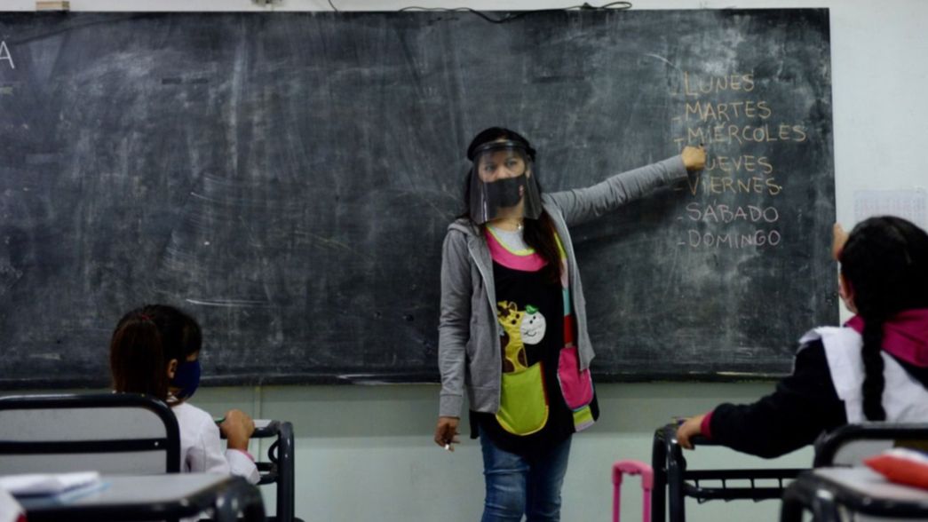 Cómo funciona la promoción acompañada para evitar que los alumnos repitan el año