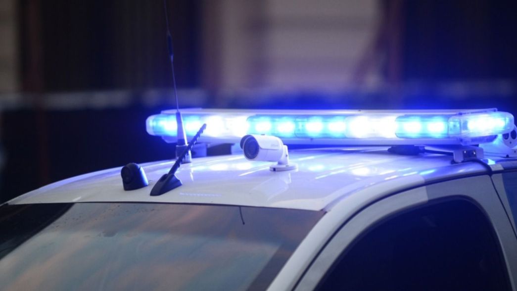 Tiroteo y robo en un comercio de La Plata: un delincuente murió y otro quedó herido