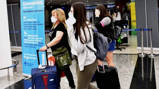 ¿cuales son las variantes del covid-19 por las que podrian limitar los viajes al exterior?