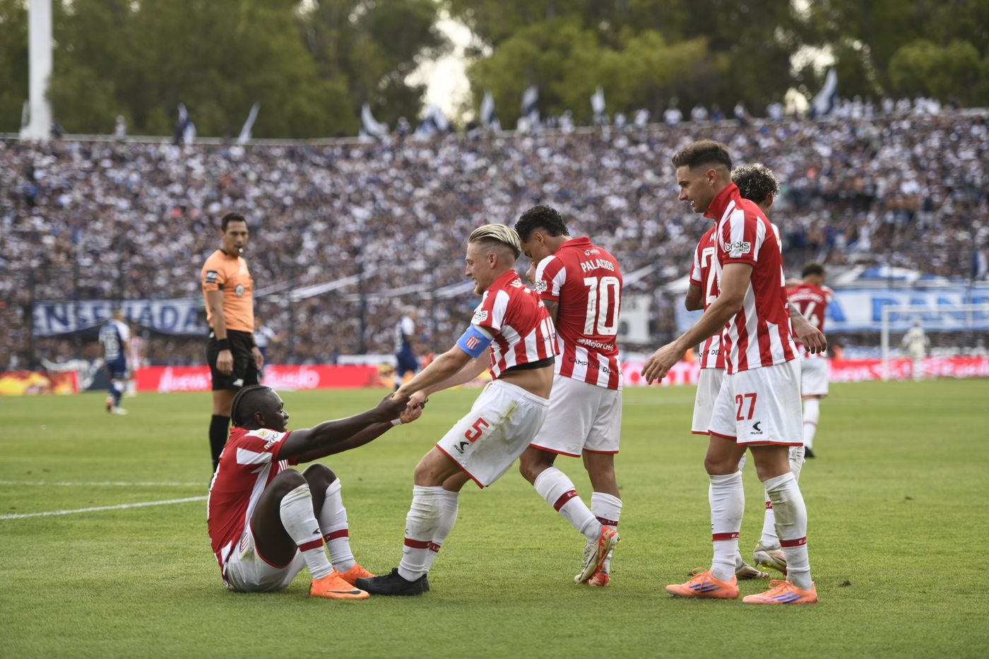 Clásico Platense GImnasia Estudiantes semifinal Bosque Cetre Ascacibar Alario festejo gol (2)