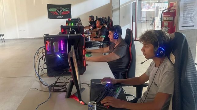 la unlp vibra con la gran final de esports de la plata
