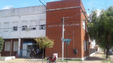 Brutal ataque en Ensenada: golpeó a su esposa y sus dos hijos con un caño y terminó preso