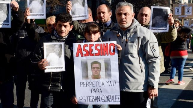 bronca y dolor en la multitudinaria marcha por el crimen del taxista de ensenada