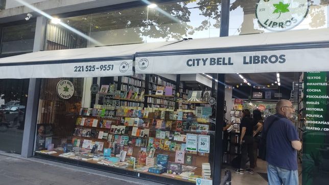 atraparon a un ladron fanatico de stephen king robando una libreria de la plata