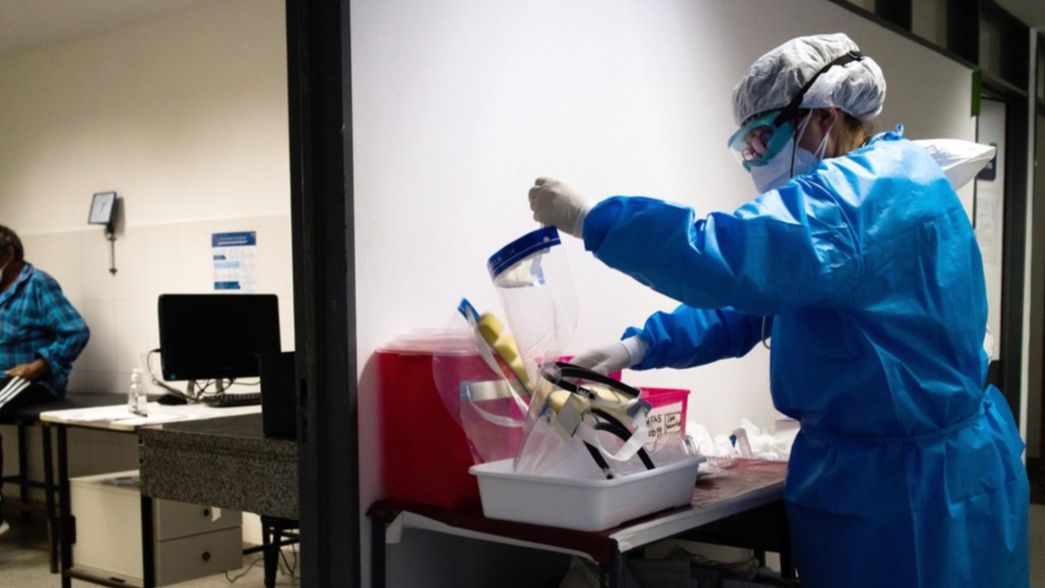 Un científico lanzó una preocupante teoría sobre una cepa más letal del COVID-19