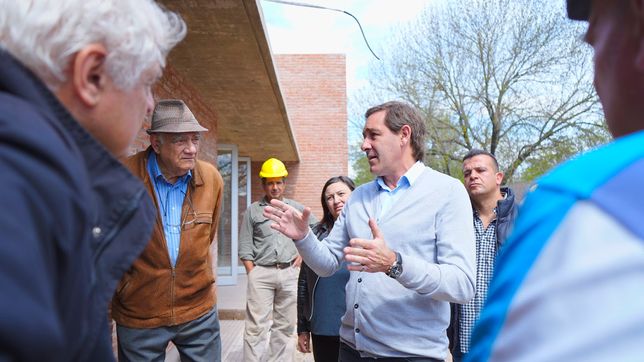 julio garro visito el final de obra del nuevo centro comunal en tolosa