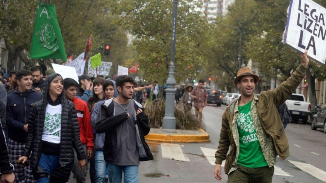 La ciudad se tiñe de verde para recibir a la décima Marcha Mundial por la Marihuana