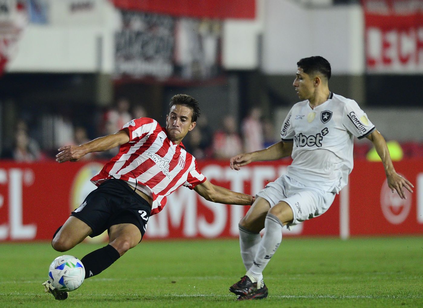 Estudiantes Botafogo Kociubinski.jpg