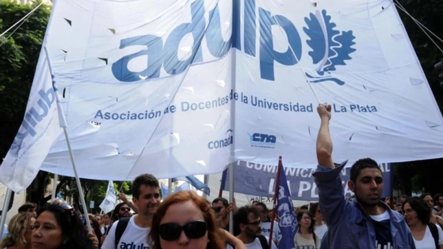 paro, plenario y marcha federal: asi es el plan de lucha de los docentes universitarios de la plata