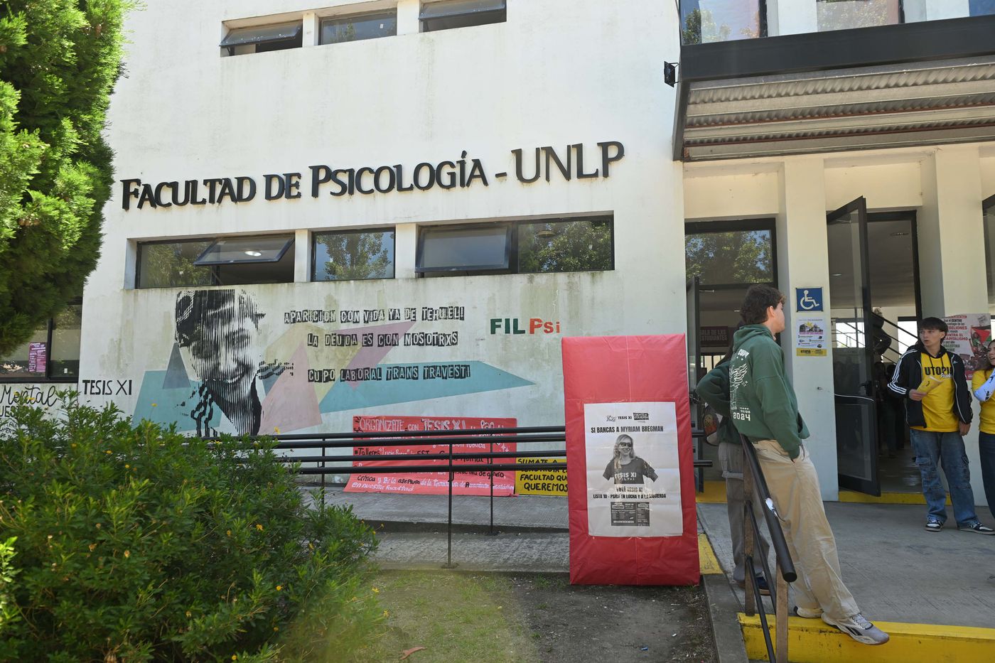 Elecciones estudiantiles en la UNLP 2025 Facultad de Psicología (9)