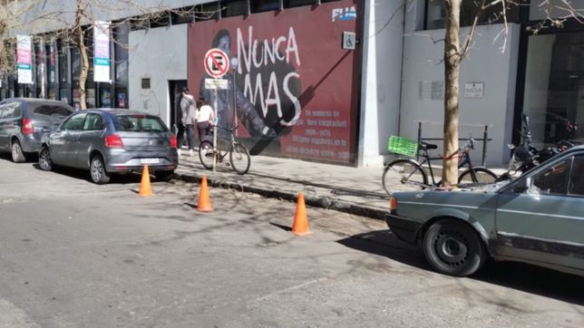 la guerra por el estacionamiento: rige la ley del conito en el microcentro