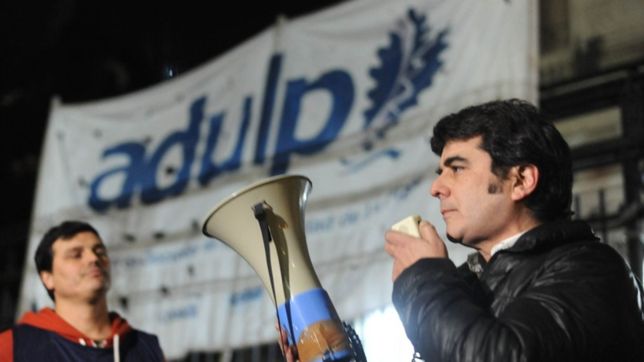 universitarios aceptaron la oferta salarial y esperan por la paritaria 2019