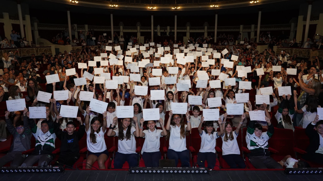 distinguieron a los chicos con mejores promedios de las escuelas primarias de la plata