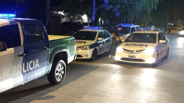 amenazaron con matarlo, le robaron hasta las zapatillas y cayeron por el gps del celular