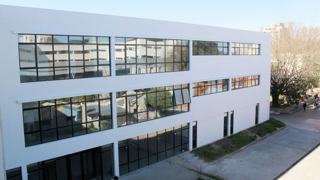 el decano de artes hablo luego de que alumnos denunciaran haber sido encerrados