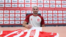 estudiantes presento a lucas alario con un particular deseo estudiantes presento a lucas alario con un particular deseo