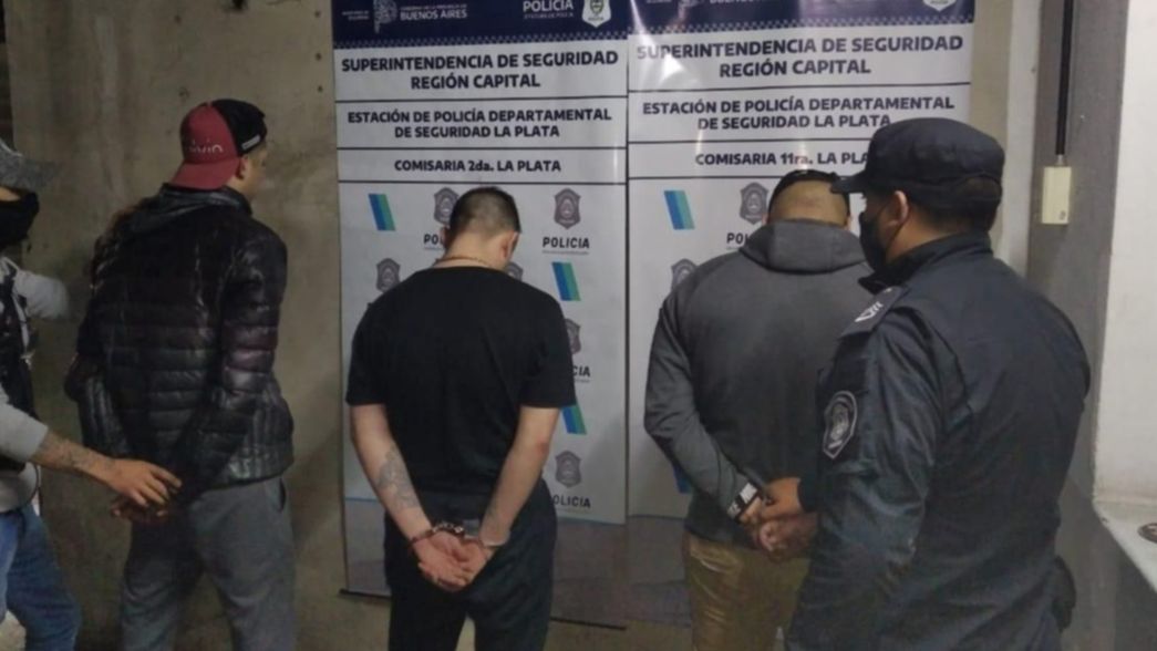 Detuvieron a tres presuntos barras de Estudiantes que viajaban armados en una camioneta