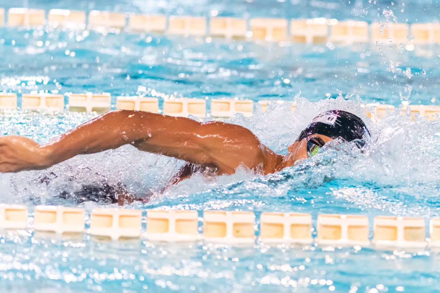 Máximo Aguilar tiene 15 años, nació en La Plata y es una de las promesas de la natación argentina. Máximo Aguilar tiene 15 años, nació en La Plata y es una de las promesas de la natación argentina.