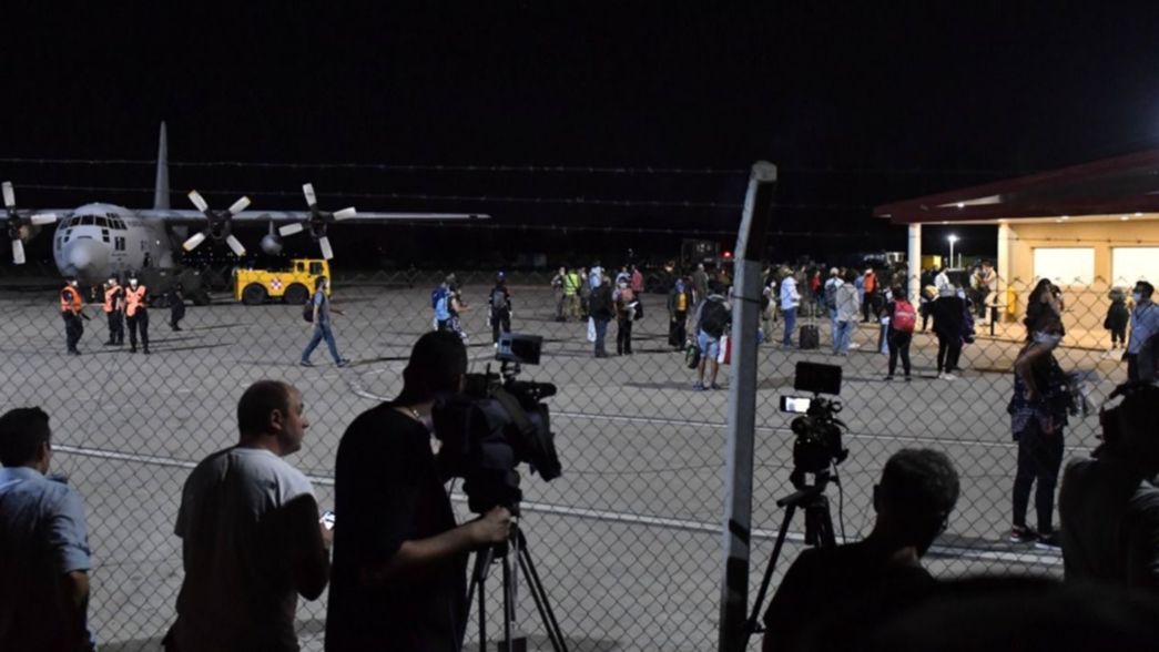 Con platenses a bordo llegaron dos Hércules con repatriados de Perú