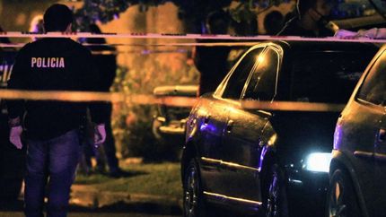 Matan a un padre y a su bebé de un año tras una lluvia de balazos contra su auto