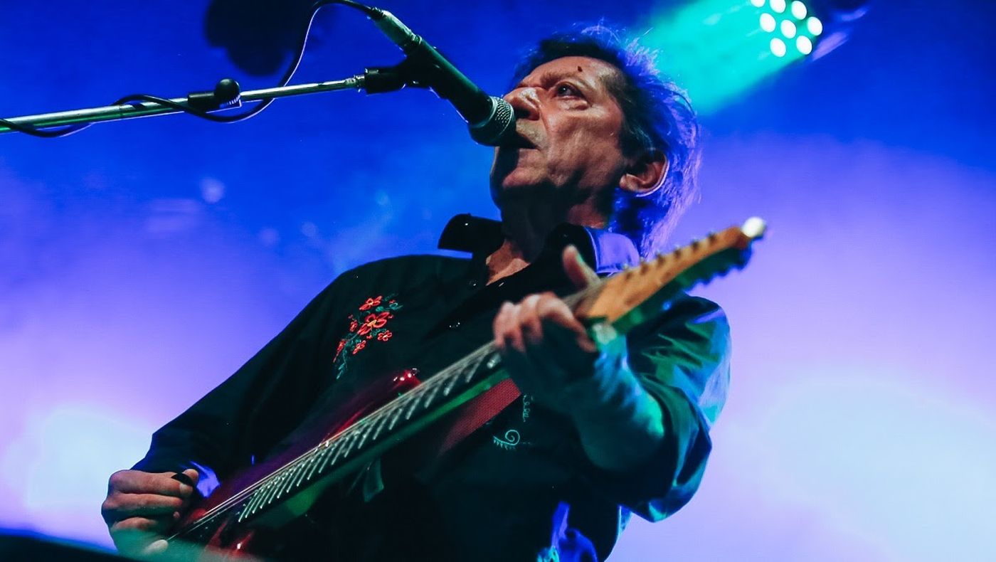 Julio Moura, el guitarrista de Virus, una de las bandas más legendarias de La Plata