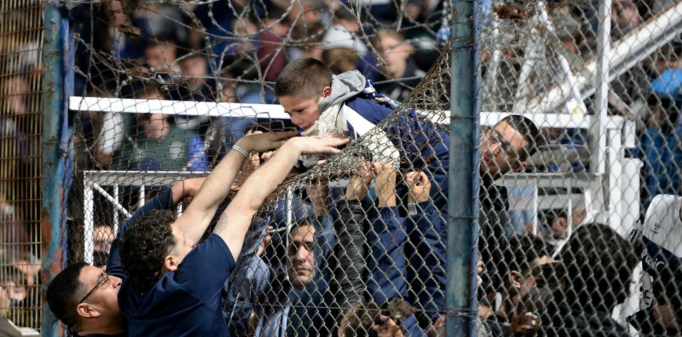 gimnasia boca incidentes bosque - gimnasia boca incidentes bosque cancha estadio