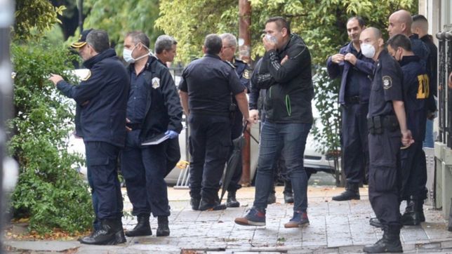 ¿cual es la principal hipotesis detras de la muerte del comisario en la plata?