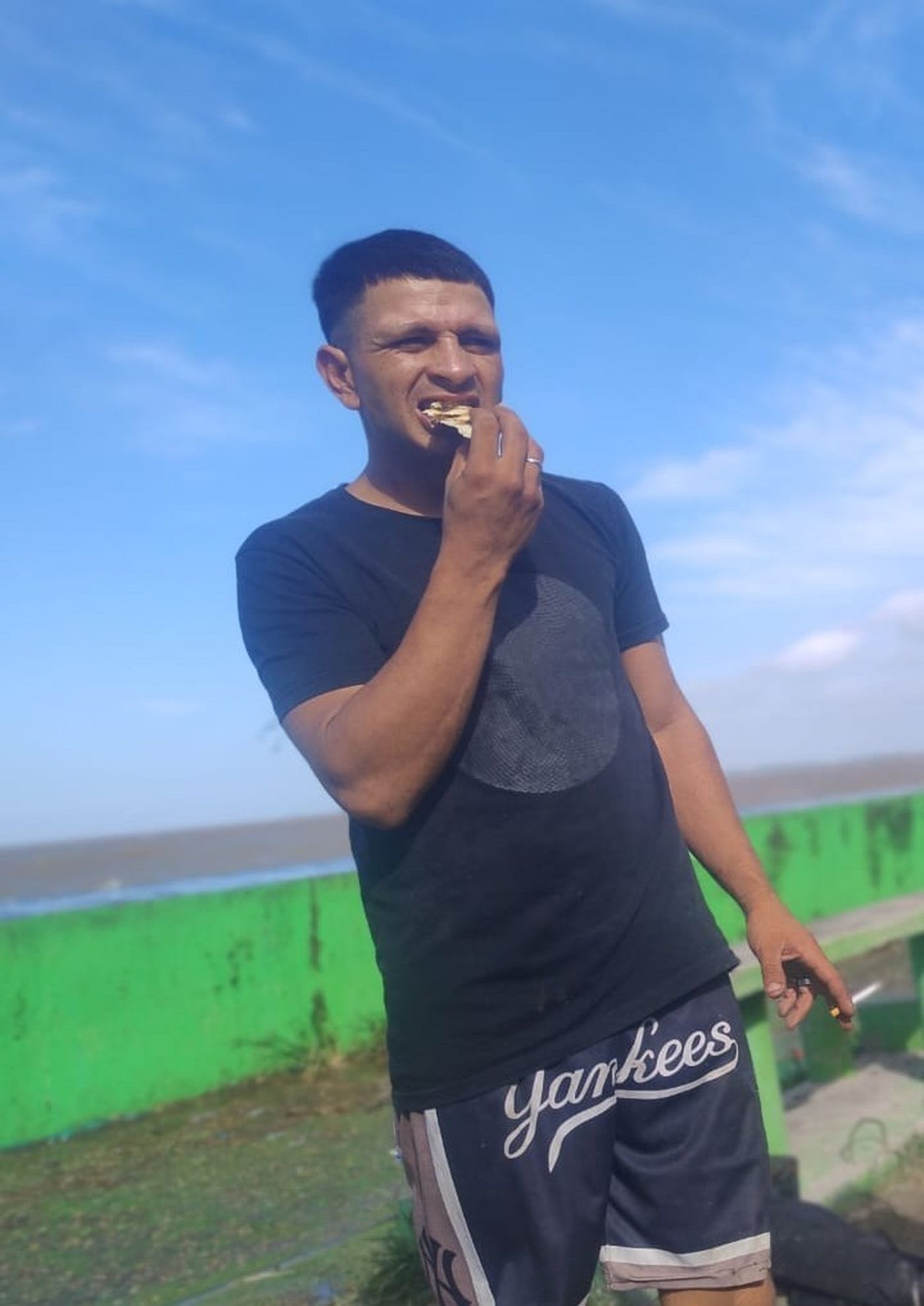 Gabriel Morales es buscado por su familia tras su desaparición en Abasto hace casi un mes