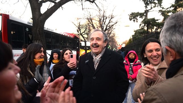 ricardo alfonsin recorrio las calles de la plata y dialogo con dirigentes y comerciantes