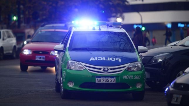 motochorros sorprendieron a un joven que volvia de trabajar en la plata y le robaron todo