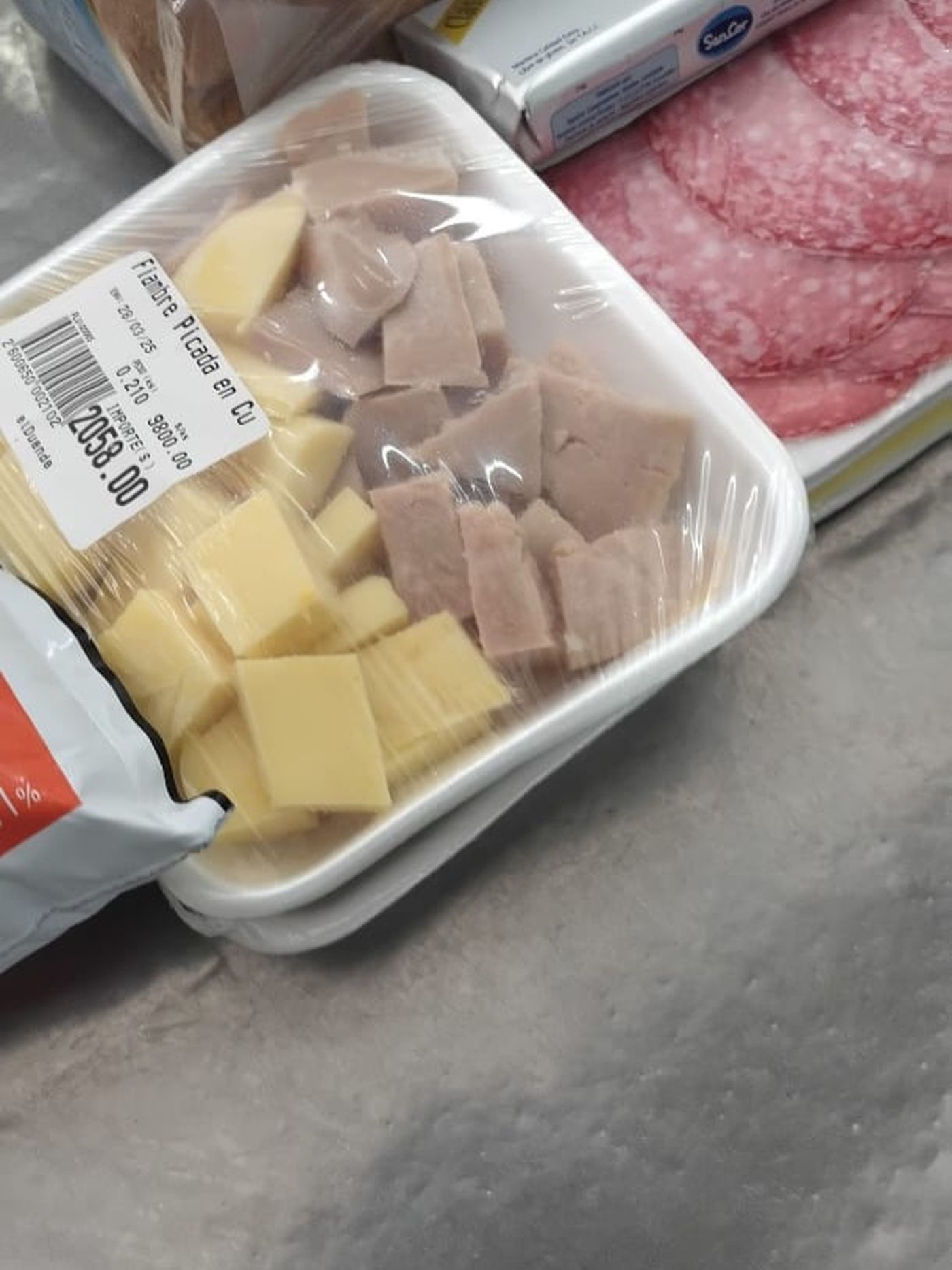 Vecinos denunciaron que se apagan las heladeras y los productos est&aacute;n en mal estado