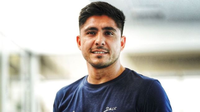 gimnasia lanzo una camiseta edicion limitada en conmemoracion a la llegada de maradona