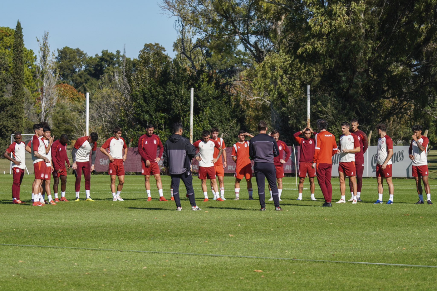 Estudiantes plantel City Bell.png