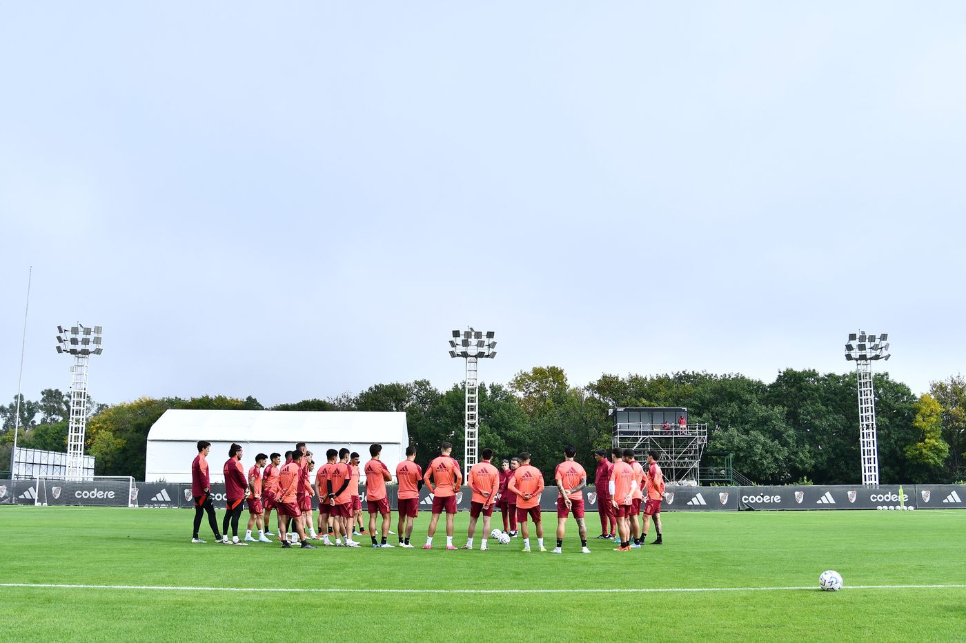 El plantel de Marcelo Gallardo en el River Camp.