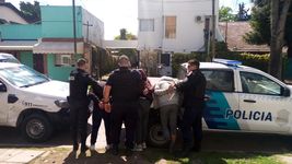 detienen a tres delincuentes que tomaron de rehen a una joven detienen a tres delincuentes que tomaron de rehen a una joven