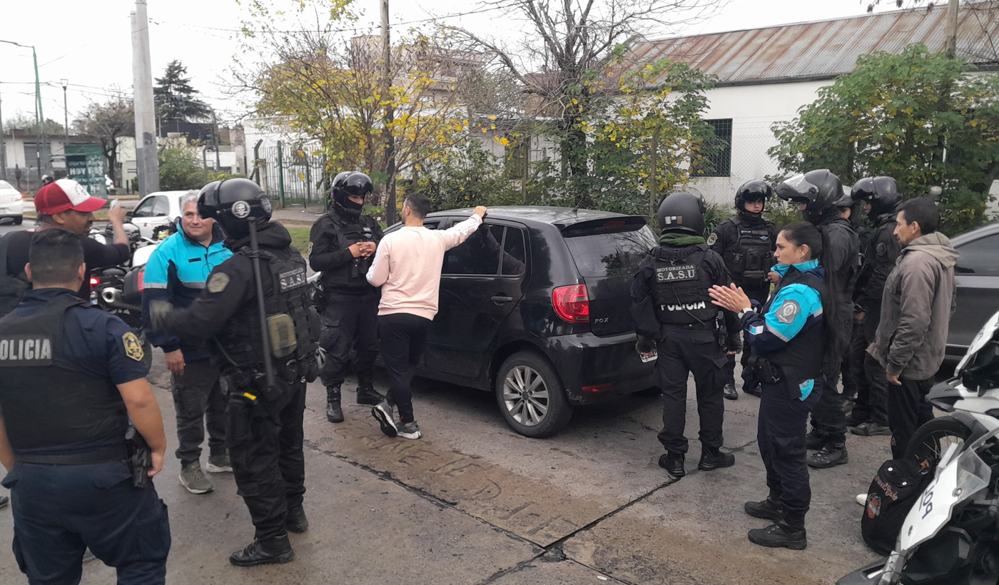 Policía robo auto.png