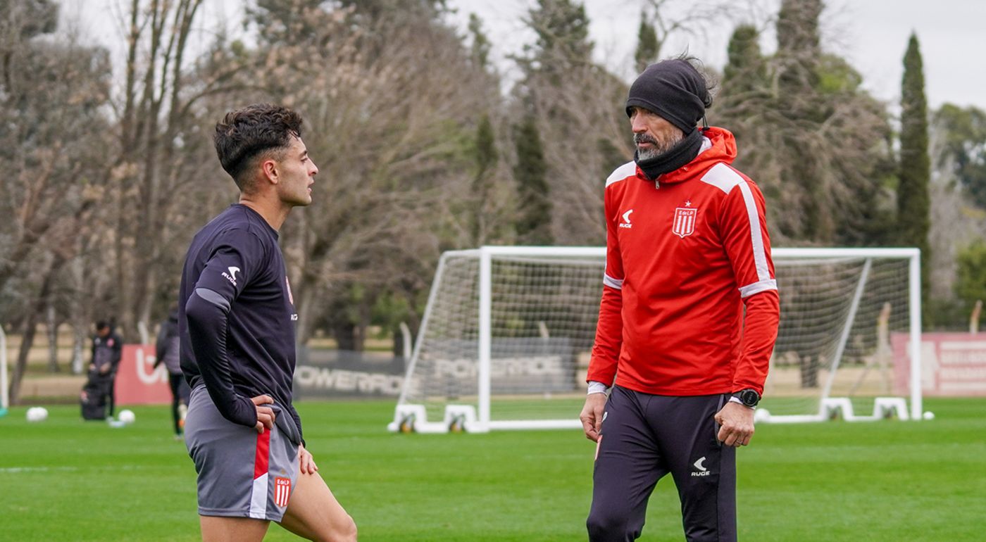 Dominguez Altamirano Estudiantes 2.jpg