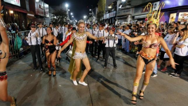 las comparsas entrerrianas se lucen en las noches del carnaval de ensenada