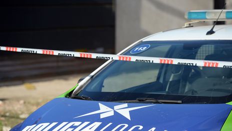 Le robaron la moto a mano armada, activó el GPS y detuvieron a dos sospechosos en Los Hornos
