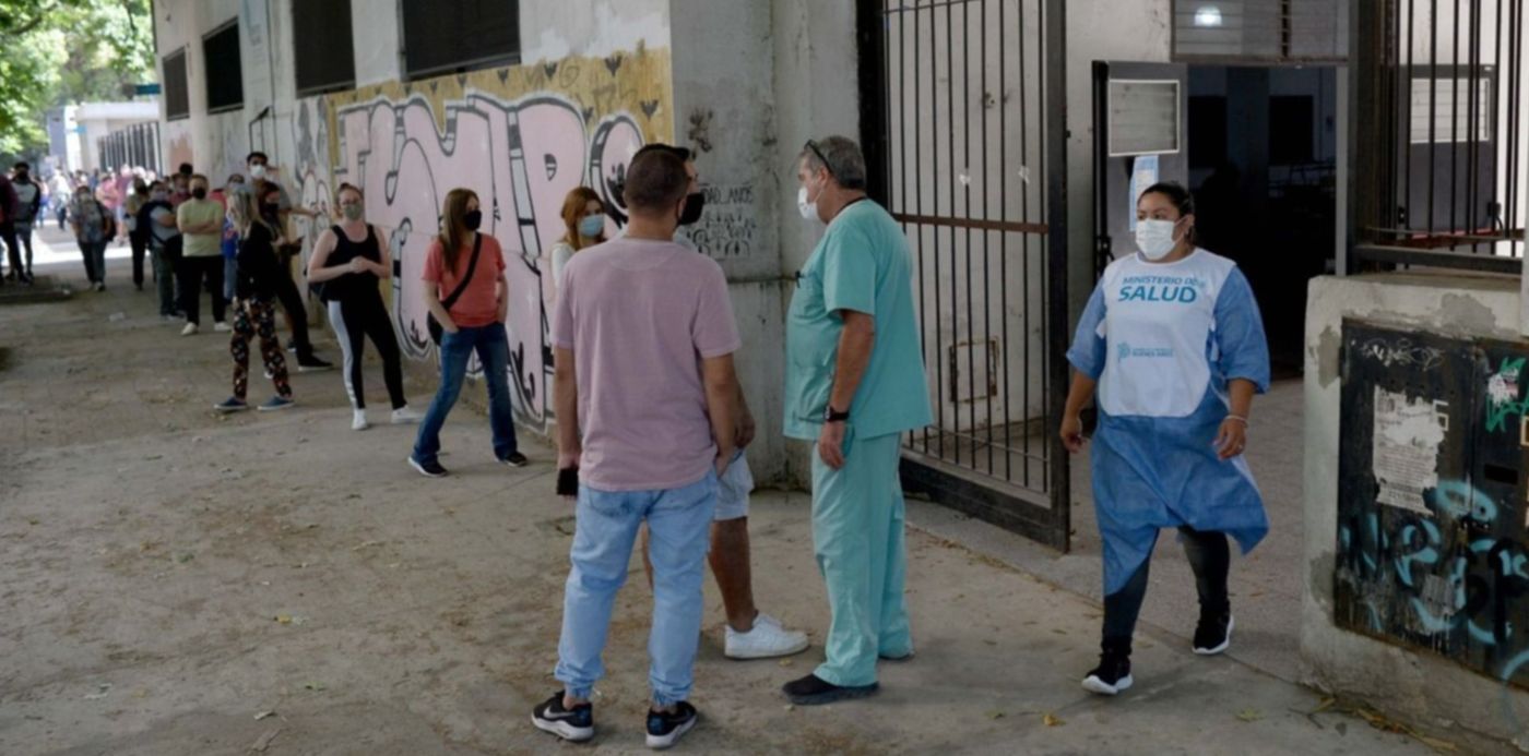 hisopados en el Instituto Malvinas