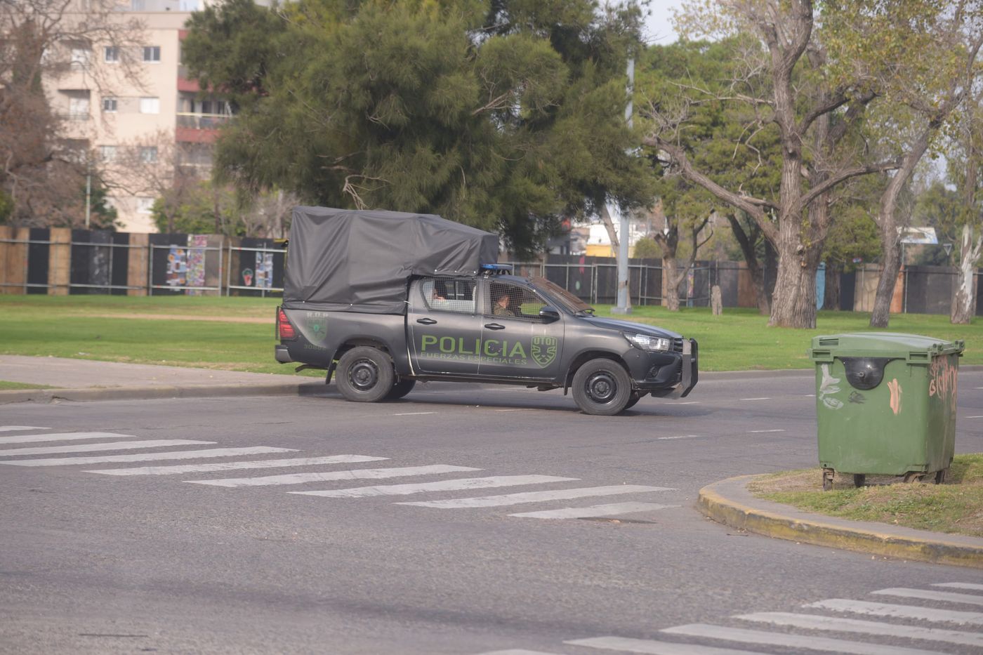 Operativo en la Plata por los Fundamentalistas del Aire Acondicionado  (10).jpeg