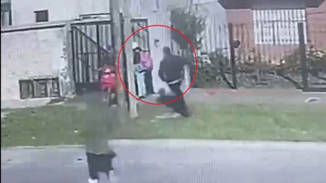 video: dramatico robo a una madre y su hija que salian para ir al colegio en berisso