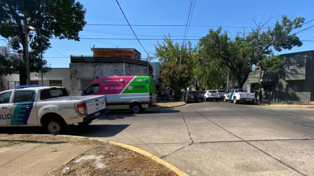 golpes, amenazas y ataduras en medio de un triple robo en un barrio de la plata